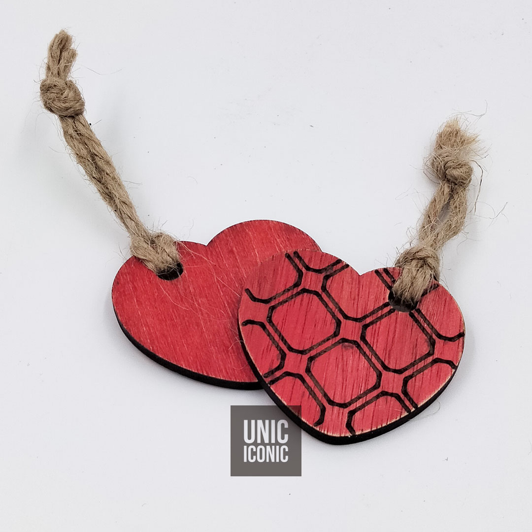 Llaveros artesanales en madera "Corazón del Eixample" en color rojo. Compra online